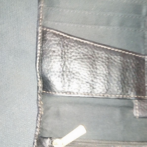 Fossil Pre-Loved Crossbody Very Good Condition.Elegant Black Women\'s Clutch